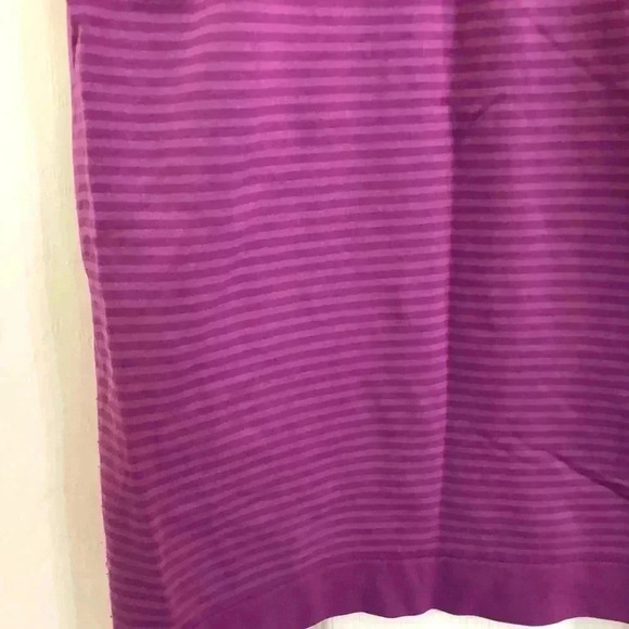 Under  Armour Purple Tank Top Size Extra Small - Picture 9 of 12